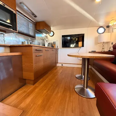 Sur Peniche A Bagatelle Apartment Paris